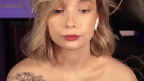 Snapshot of bella_alita chatting on 01.22.25 lita online show from 01.22.25