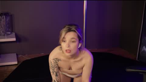 Snapshot of bella_alita chatting on 01.28.25 lita online show from 01.28.25