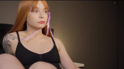 Snapshot of bella_alita chatting on 02.11.25 lita online show from 02.11.25