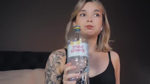 Snapshot of bella_alita chatting on 03.06.25 lita online show from 03.06.25