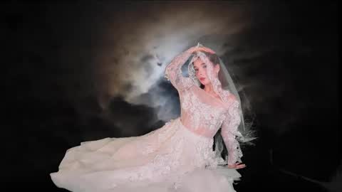 Snapshot of bella_alita chatting on 10.31.25 lita online show from 10.31.25