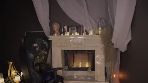 Snapshot of bella_alita chatting on 11.22.25 lita online show from 11.22.25