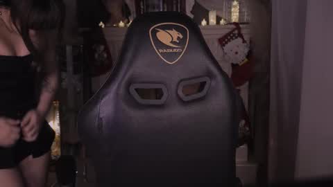 Snapshot of bella_alita chatting on 12.16.25 lita online show from 12.16.25