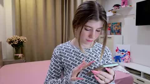 Snapshot of bella_amoury chatting on 03.10.26 Bella online show from 03.10.26