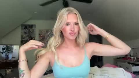 Snapshot of bella_christian chatting on 07.14.26 Bella Baby online show from 07.14.26