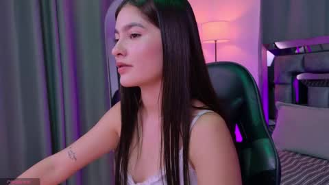 Bella  online show from 04.25.26
