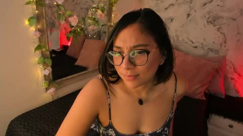 Snapshot of bella_desi chatting on 05.27.26 Dessi online show from 05.27.26