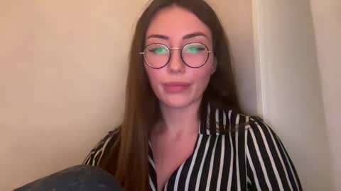 bella_foxxi online show from 12.25.24