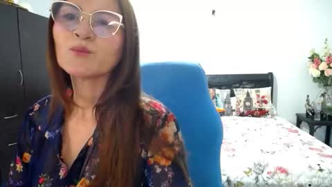 Bella online show from 11.20.25