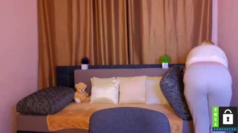 Bella online show from 04.24.26