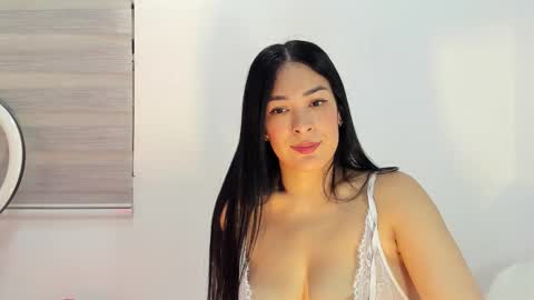 Laura online show from 12.22.25