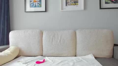 Anna  online show from 02.16.25