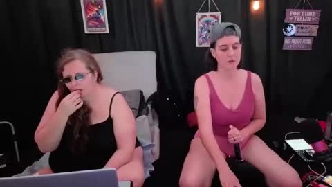 Bella James online show from 11.04.25