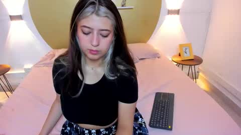  Bella  online show from 12.16.25