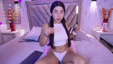 bella_martini_ online show from 04.20.26