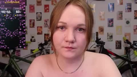 Snapshot of bella_murrrr chatting on 11.28.25 Bella online show from 11.28.25