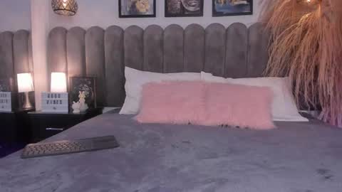 bella_peach_ online show from 04.29.26
