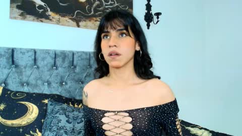 Bella online show from 10.27.25