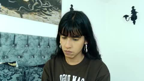 Bella online show from 12.18.25