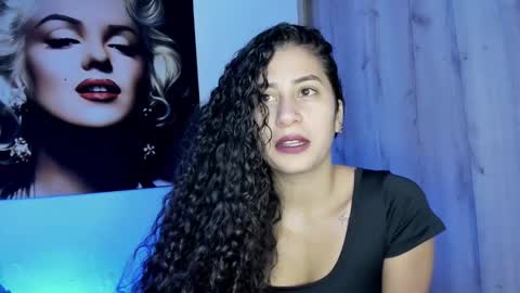 Bella Ponce  online show from 10.19.25