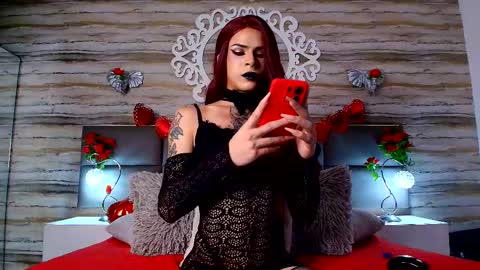 Snapshot of bella_salvatore chatting on 02.17.25     online show from 02.17.25