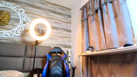 Snapshot of bella_salvatore chatting on 09.21.25     online show from 09.21.25