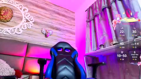 Snapshot of bella_salvatore chatting on 09.26.25     online show from 09.26.25