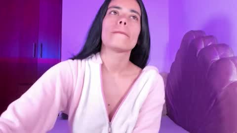 Valeria Model Independent online show from 11.20.25