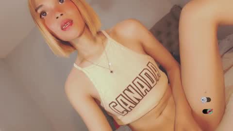 Snapshot of bella_tara chatting on 01.05.25 Bella online show from 01.05.25