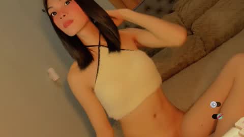 Snapshot of bella_tara chatting on 11.07.25 Bella online show from 11.07.25