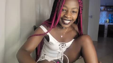 Snapshot of bella_thequeen chatting on 01.29.25 Bella sweetpea online show from 01.29.25