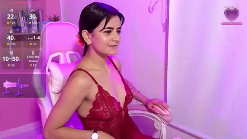 Snapshot of bella_thixx chatting on 09.30.25 bella_thixx online show from 09.30.25