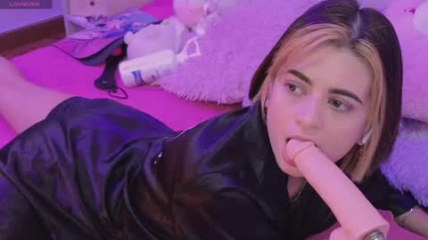 bella_thixx online show from 04.22.26