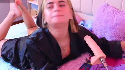 bella_thixx online show from 05.14.26