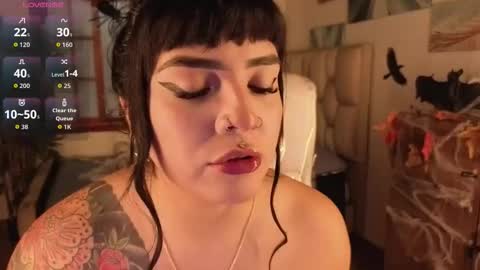 Snapshot of bellaa_miller chatting on 10.21.25 Bella  online show from 10.21.25