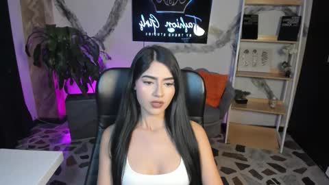 bellaastorm online show from 12.15.25