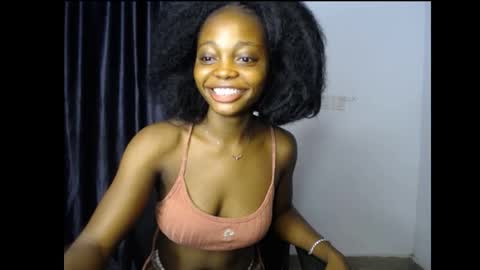 Snapshot of bellababy6 chatting on 12.13.25 bella online show from 12.13.25