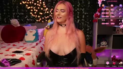 Snapshot of bellabearts chatting on 03.04.25 Bellalunabear trans JadePlant Cis online show from 03.04.25