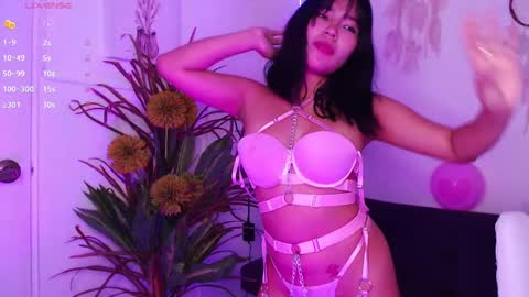 Snapshot of bellabills chatting on 02.15.25 Bella online show from 02.15.25