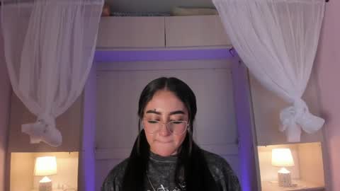  Bella  online show from 05.30.26