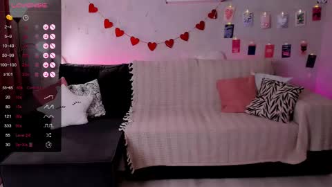 Snapshot of bellacaress chatting on 05.06.26 hello guys im Bella online show from 05.06.26