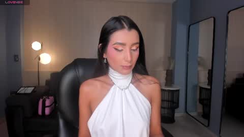 Snapshot of bellacarteer_ chatting on 06.27.26 Bella C online show from 06.27.26