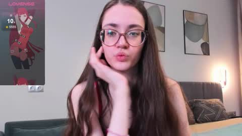 BellaCatLovesMeat online show from 10.25.25