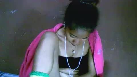 Snapshot of bellaena chatting on 11.16.25 bellaena online show from 11.16.25