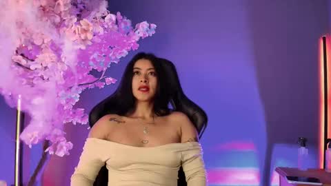 Snapshot of bellafernandez chatting on 11.02.25 Bella online show from 11.02.25