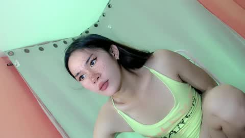 Snapshot of bellafucks1 chatting on 01.28.25 Bella rowt online show from 01.28.25