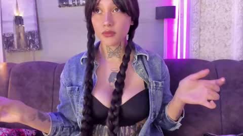 Bella online show from 10.13.25