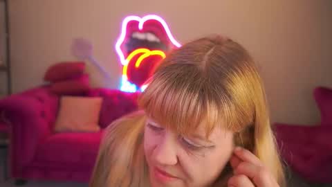 Snapshot of bellalapetit chatting on 02.09.26 Bella online show from 02.09.26