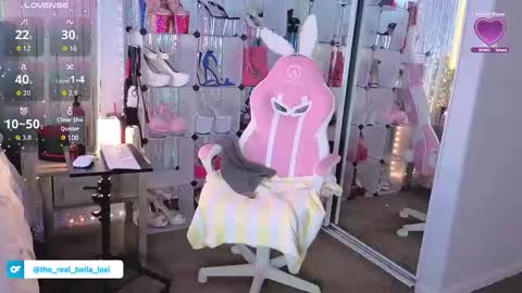 Bella Lexi online show from 05.04.26