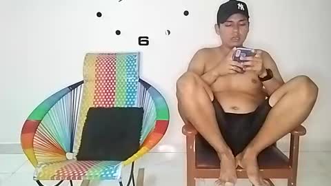 Snapshot of bellami_2508 chatting on 01.15.25 Paola 22 and Andres 24 online show from 01.15.25